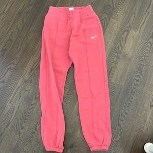 nike woman’s sweatpants